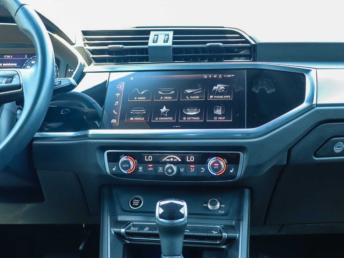 Thumbnail: 2024 Audi Q3 - 13