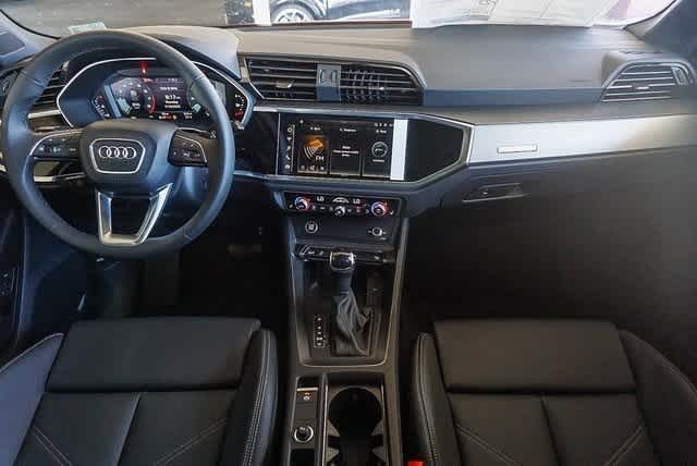 Thumbnail: 2025 Audi Q3 - 14