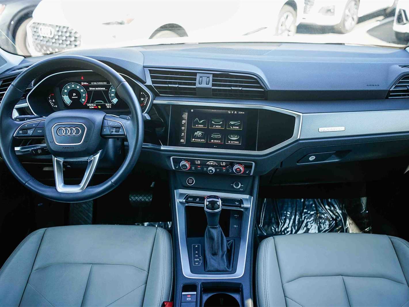 Thumbnail: 2022 Audi Q3 - 12