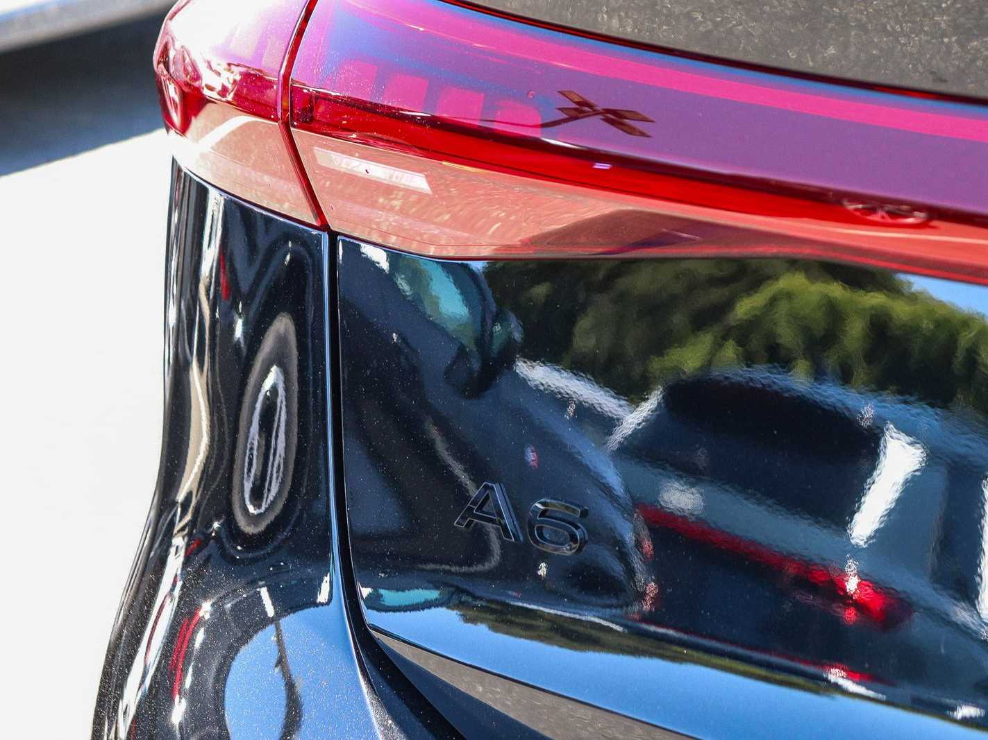 Thumbnail: 2025 Audi e-tron - 9