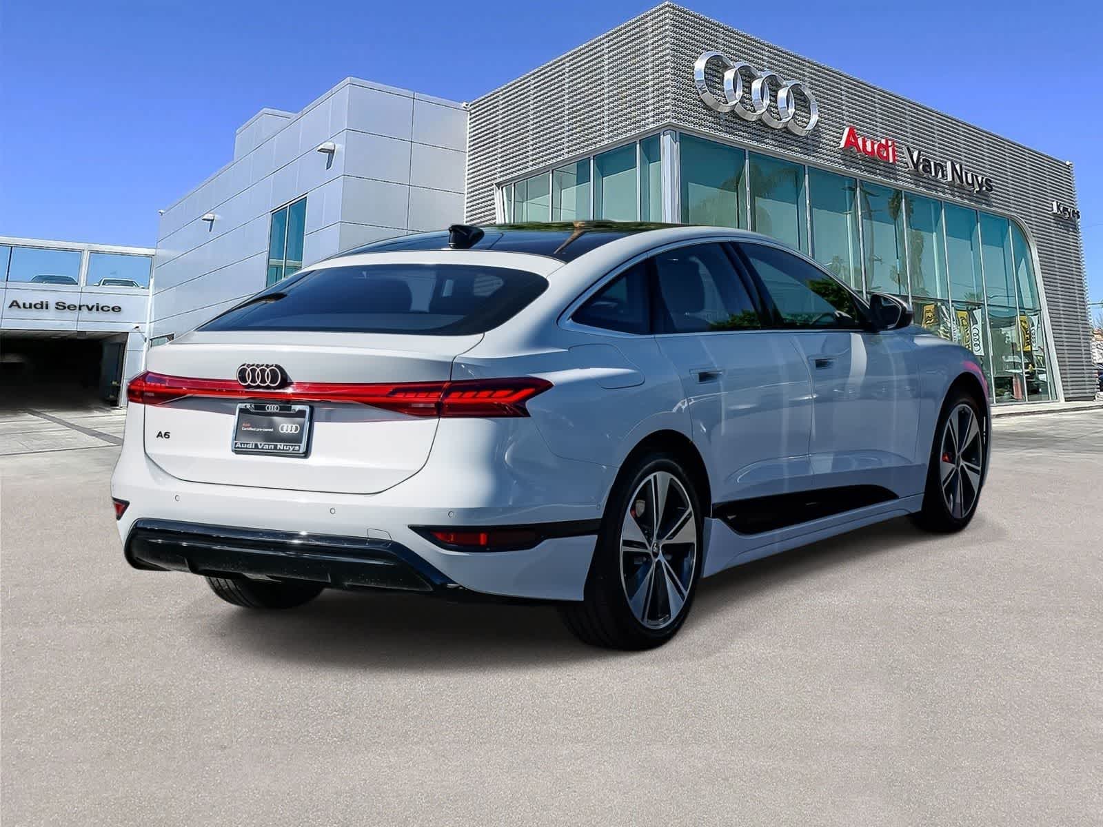 Thumbnail: 2025 Audi e-tron - 4