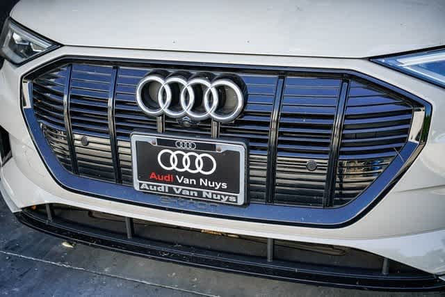 Thumbnail: 2022 Audi e-tron - 8