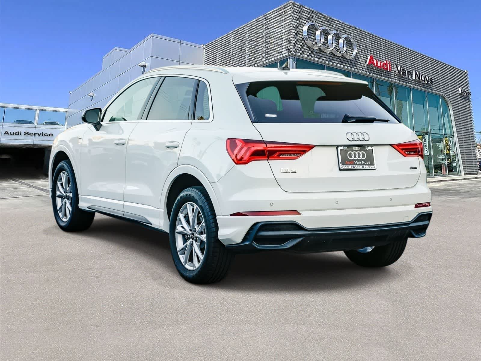 Thumbnail: 2023 Audi Q3 - 2