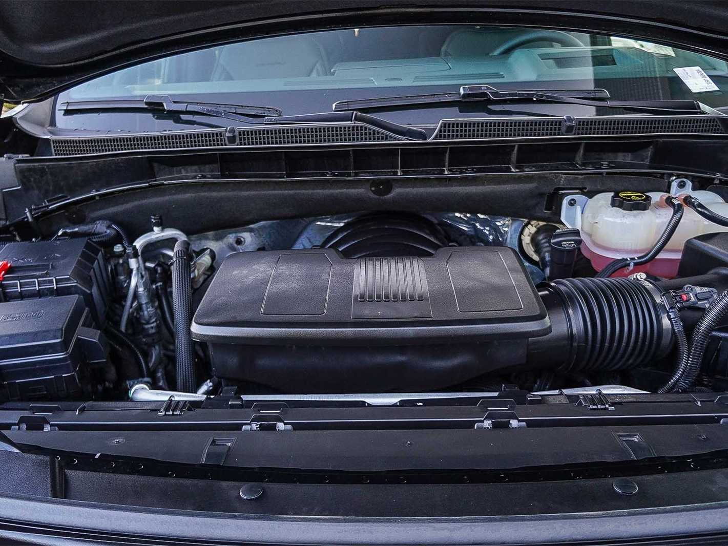 Thumbnail: 2025 GMC Yukon XL - 29