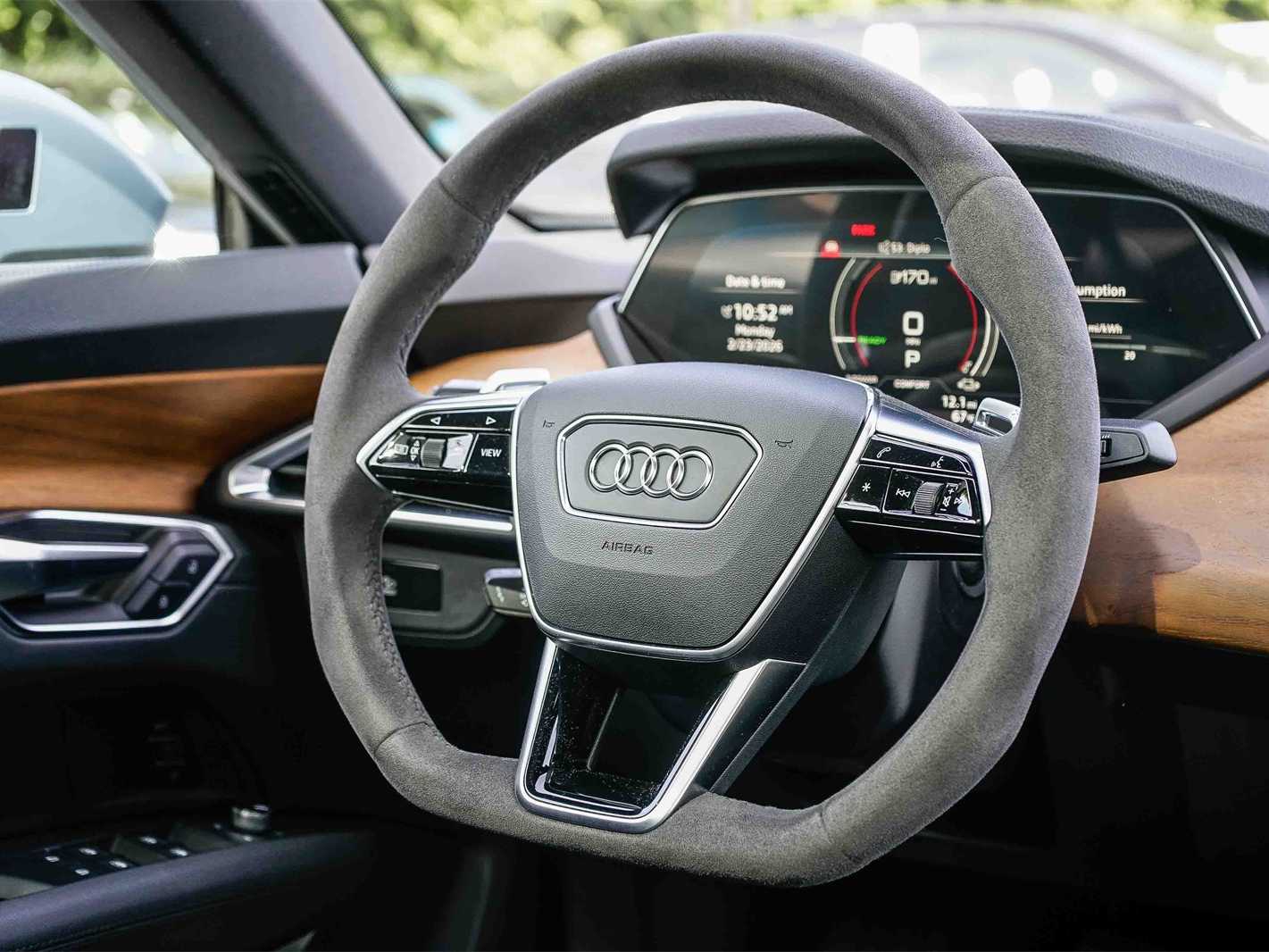 Thumbnail: 2023 Audi e-tron GT - 15