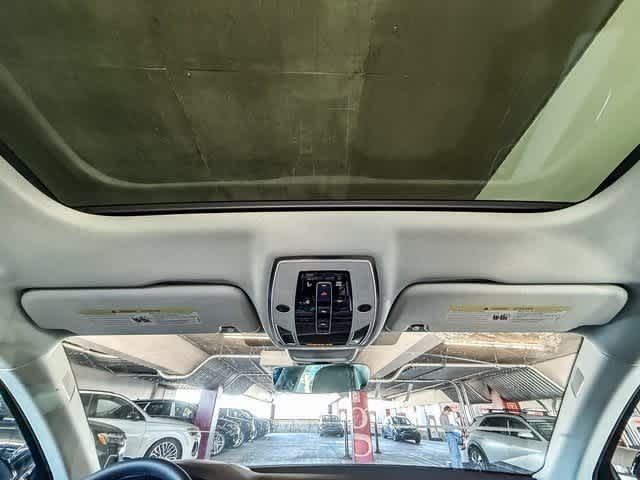 Thumbnail: 2025 Audi A8 - 16