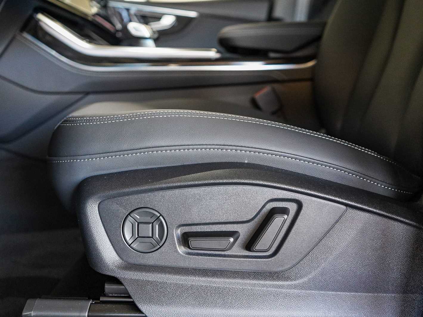 Thumbnail: 2026 Audi Q7 - 21