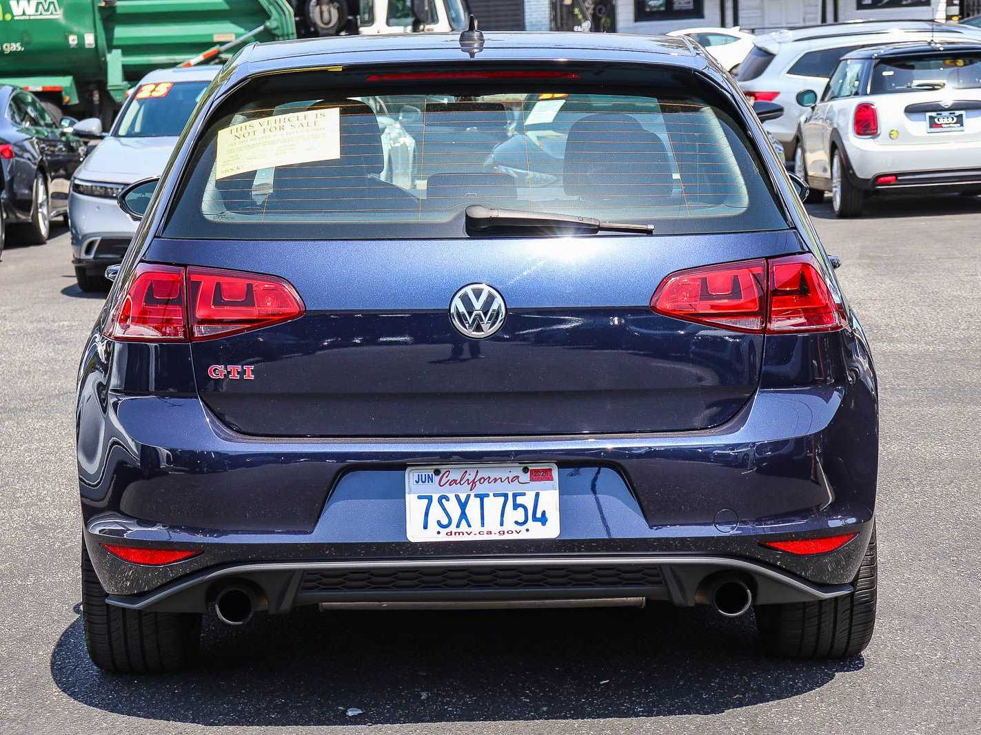 Thumbnail: 2016 Volkswagen Golf - 2