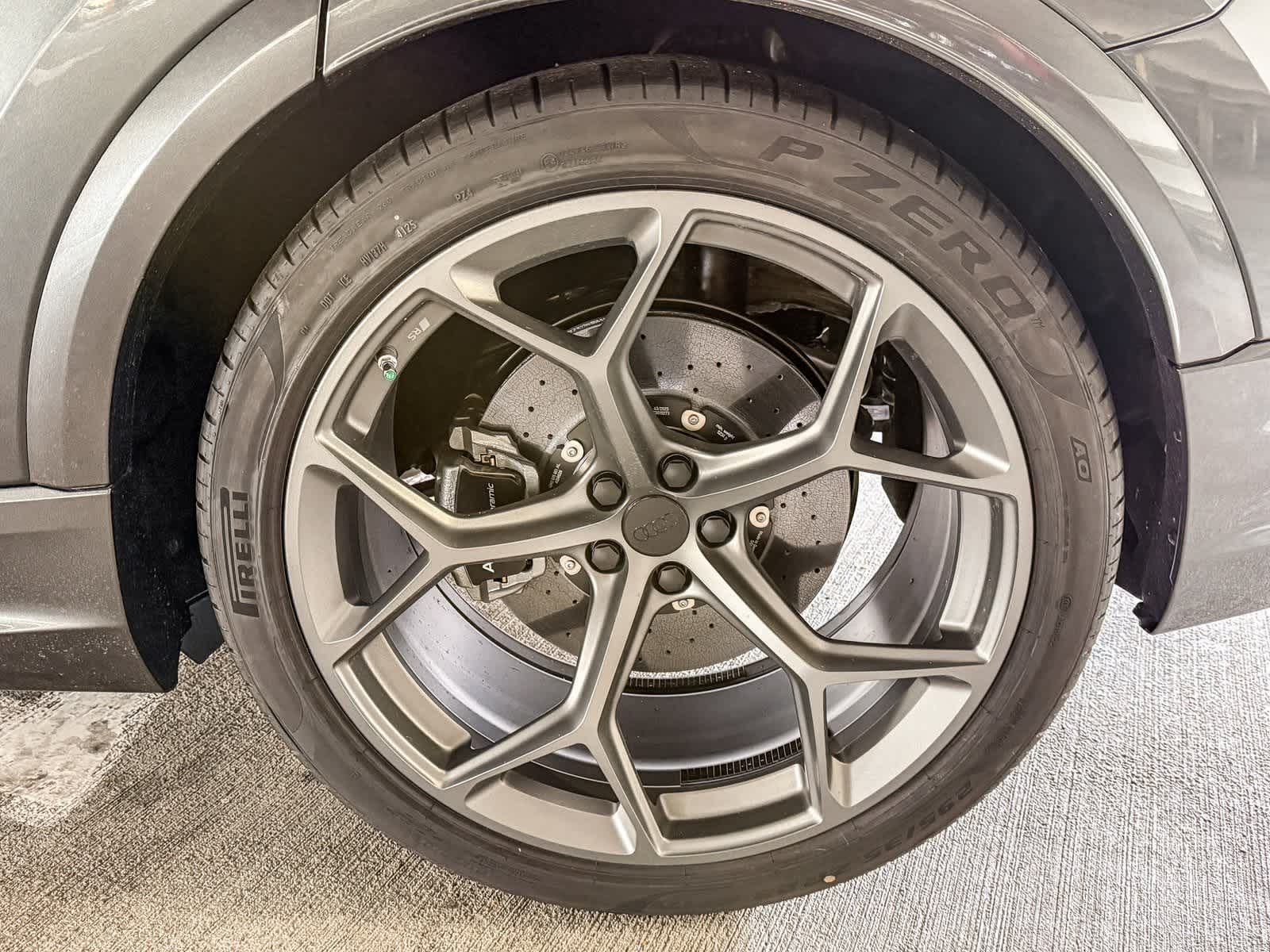 Thumbnail: 2026 Audi RS Q8 - 8