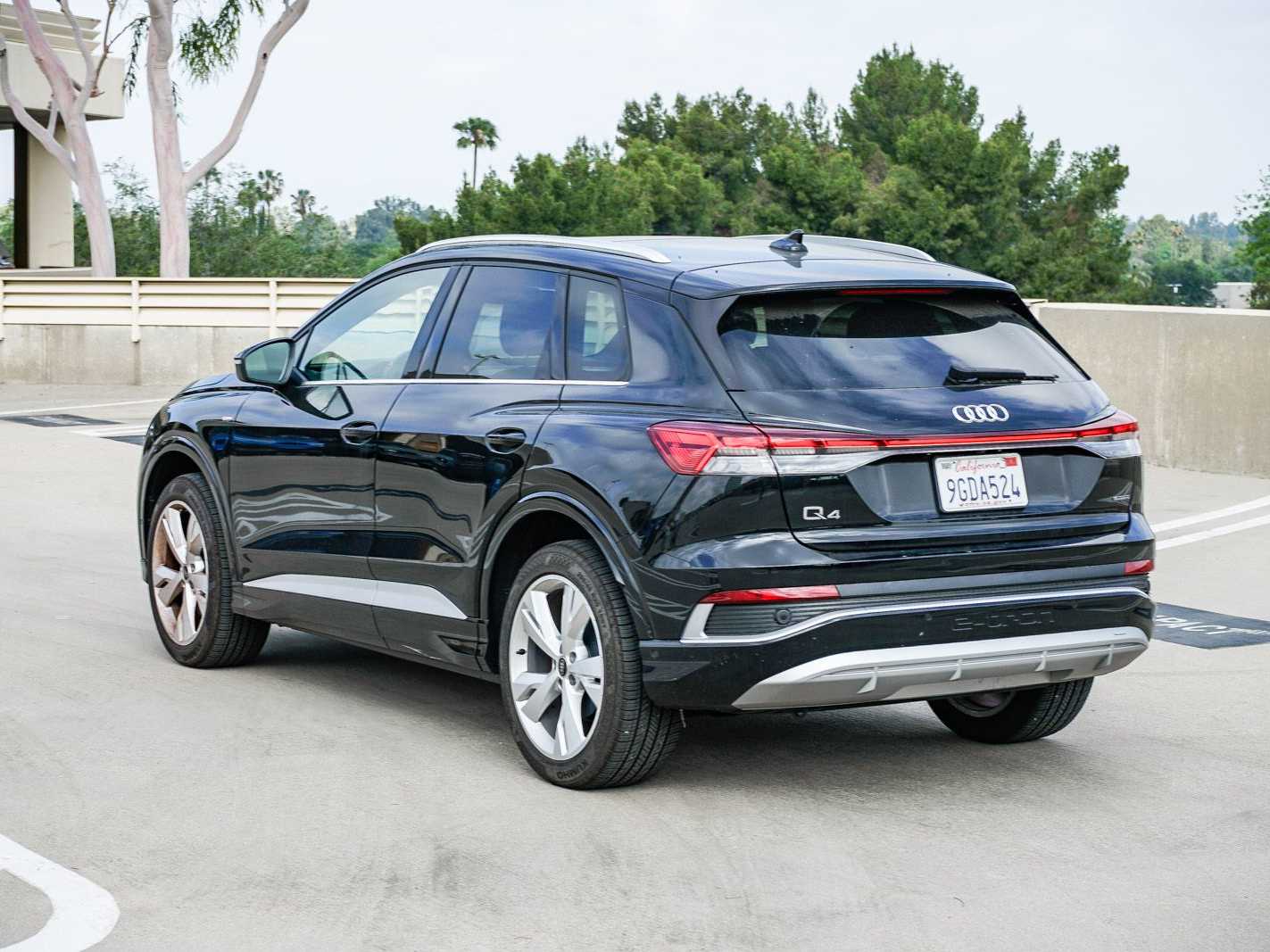 Thumbnail: 2023 Audi Q4 e-tron - 2