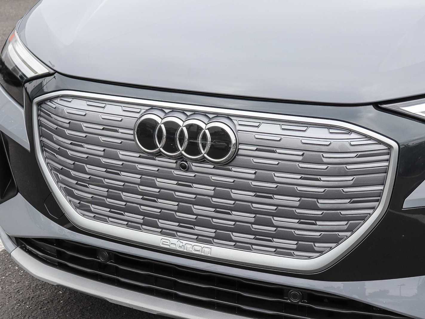 Thumbnail: 2023 Audi Q4 e-tron - 8