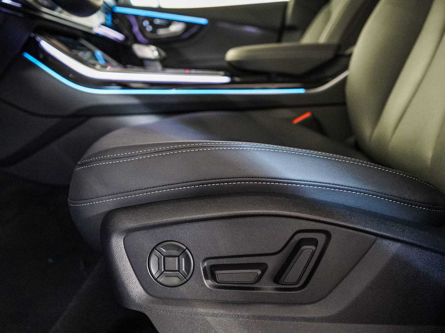 Thumbnail: 2026 Audi Q7 - 21