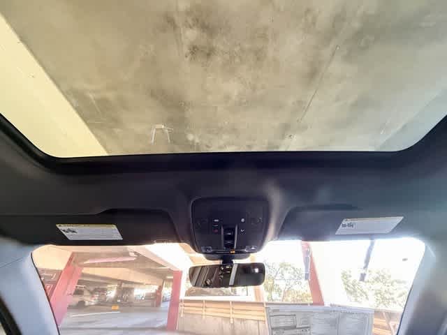 Thumbnail: 2025 Audi Q3 - 16