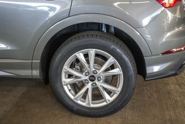 Thumbnail: 2025 Audi Q3 - 14