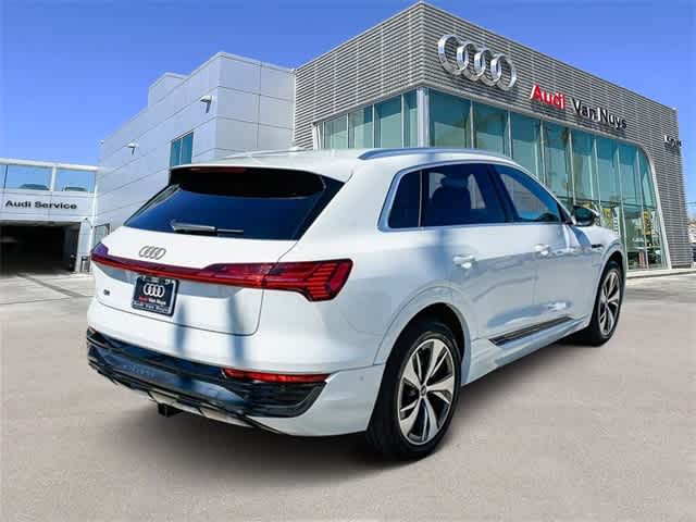 Thumbnail: 2024 Audi Q8 e-tron - 4