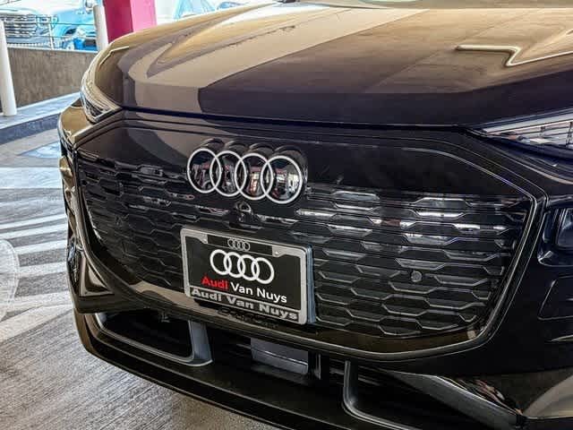 Thumbnail: 2025 Audi Q6 e-tron - 11