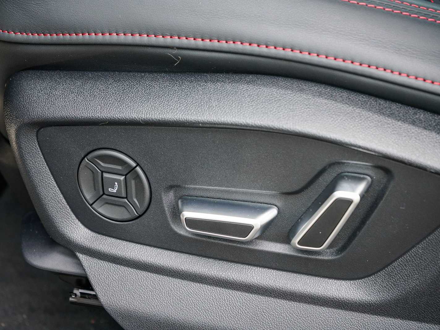 Thumbnail: 2026 Audi Q8 - 20