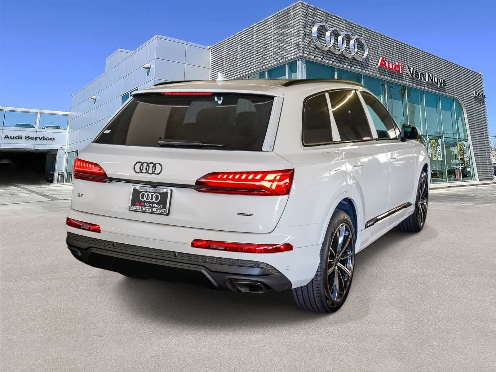 Thumbnail: 2026 Audi Q7 - 4