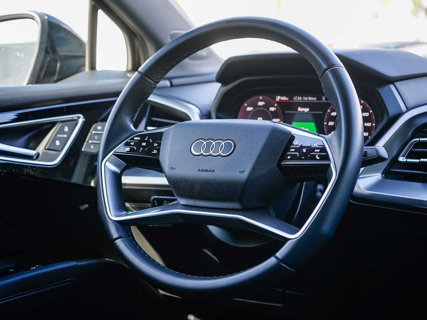 Thumbnail: 2023 Audi Q4 e-tron - 15