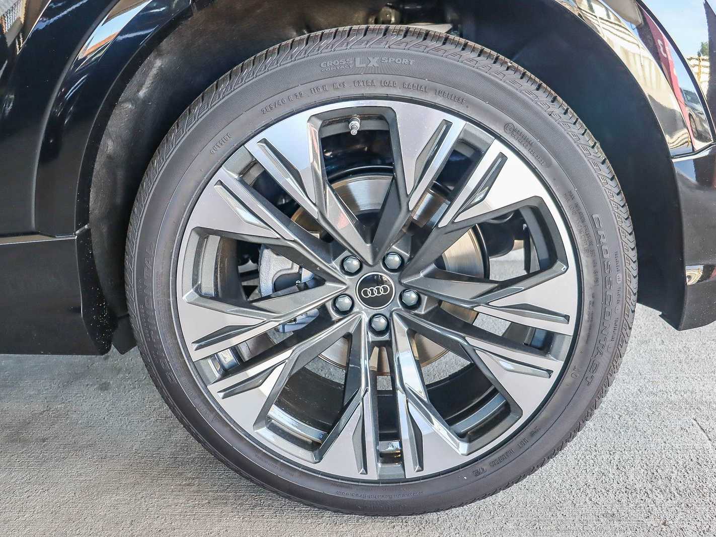 Thumbnail: 2026 Audi Q8 - 8