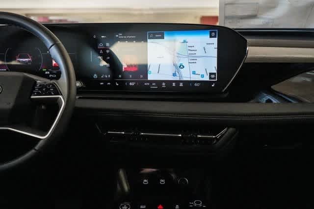 Thumbnail: 2025 Audi Q6 e-tron - 16