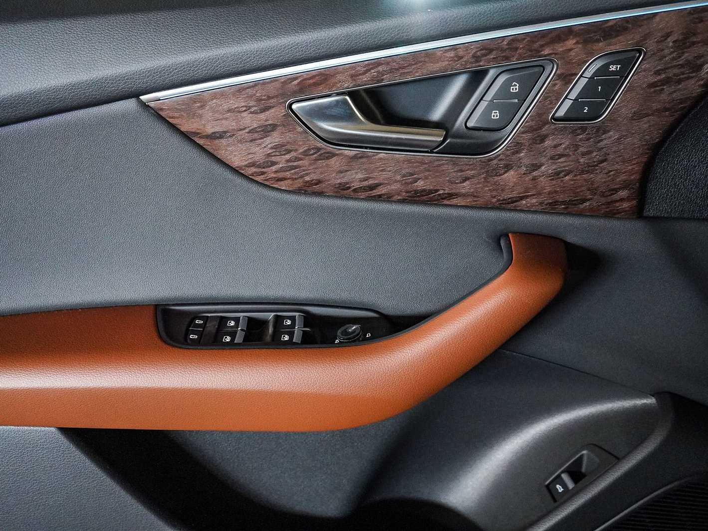 Thumbnail: 2026 Audi Q8 - 22