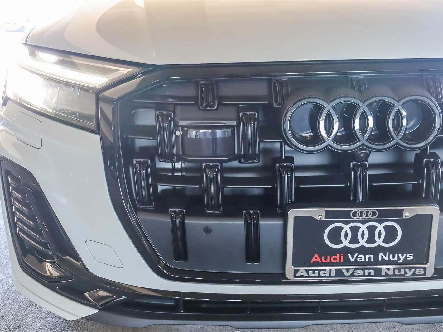 Thumbnail: 2026 Audi Q7 - 11