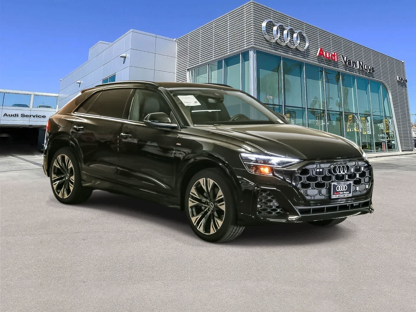 Thumbnail: 2026 Audi Q8 - 3