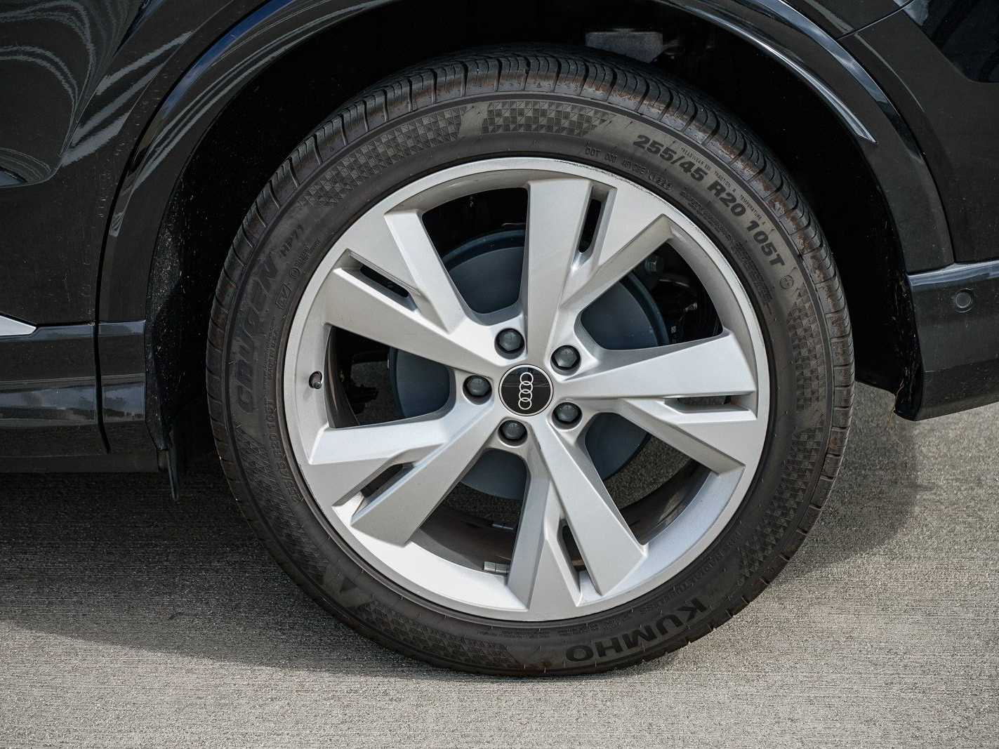 Thumbnail: 2023 Audi Q4 e-tron - 10