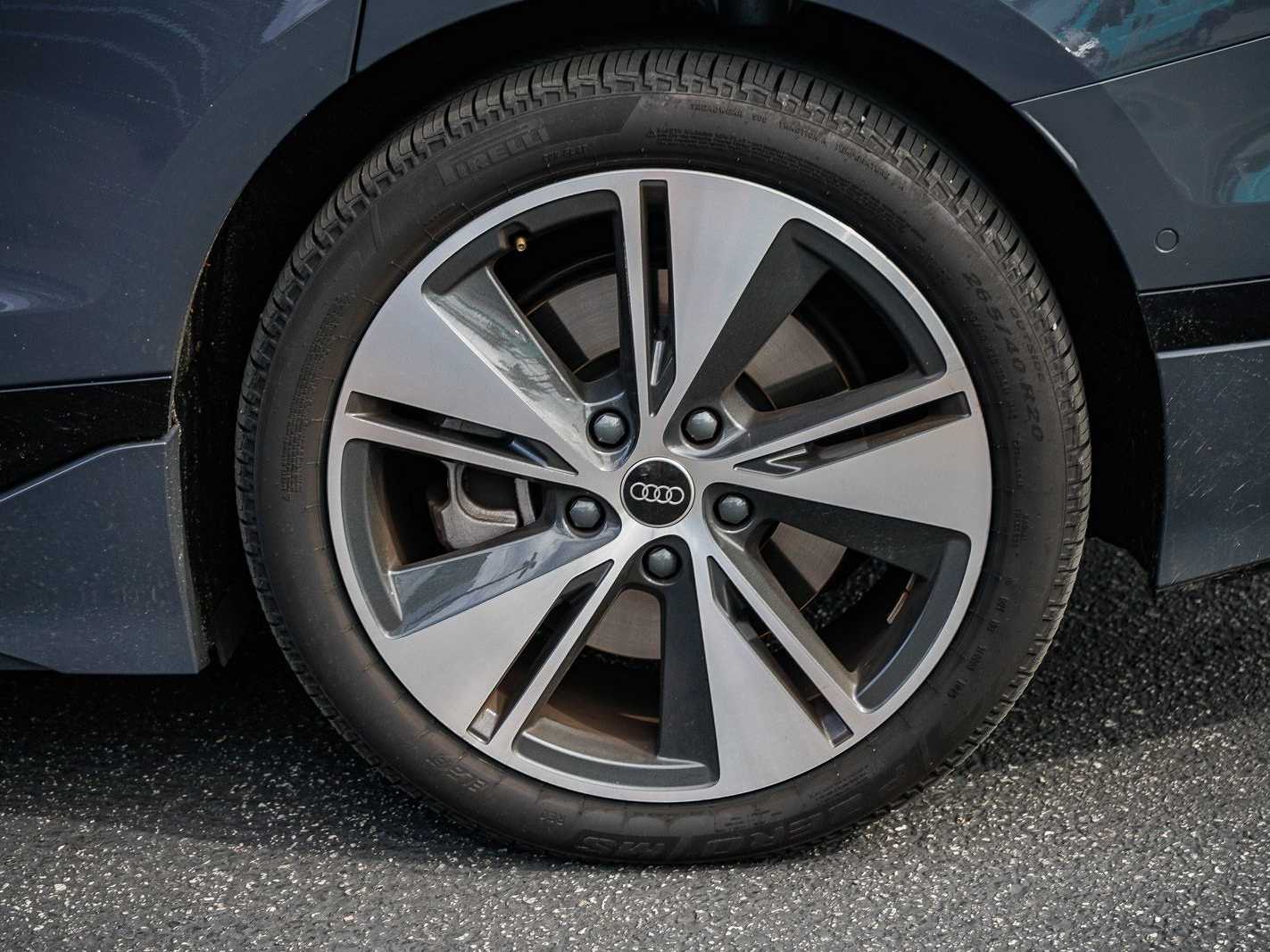 Thumbnail: 2025 Audi e-tron - 10