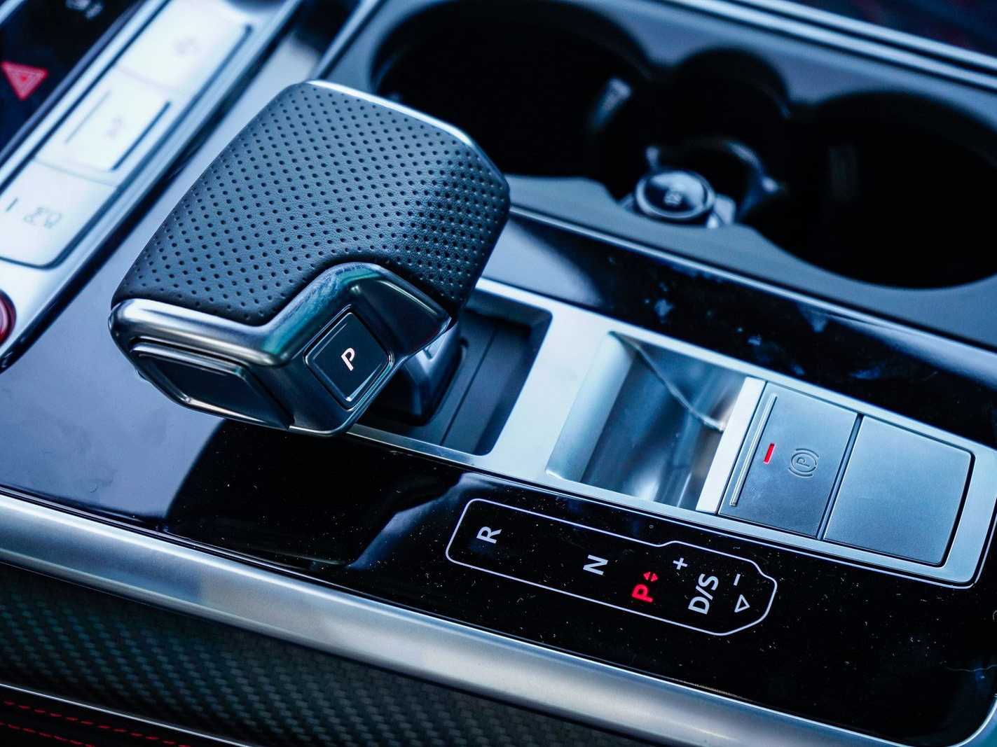 Thumbnail: 2025 Audi RS Q8 - 20