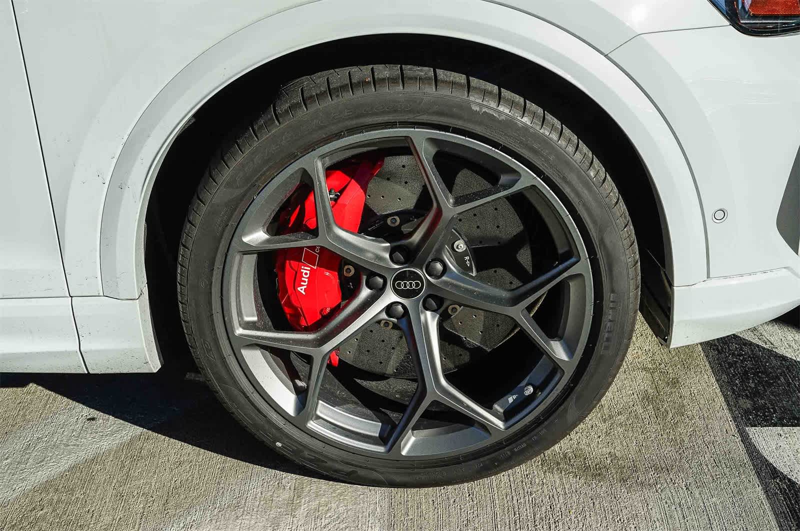 Thumbnail: 2025 Audi RS Q8 - 8