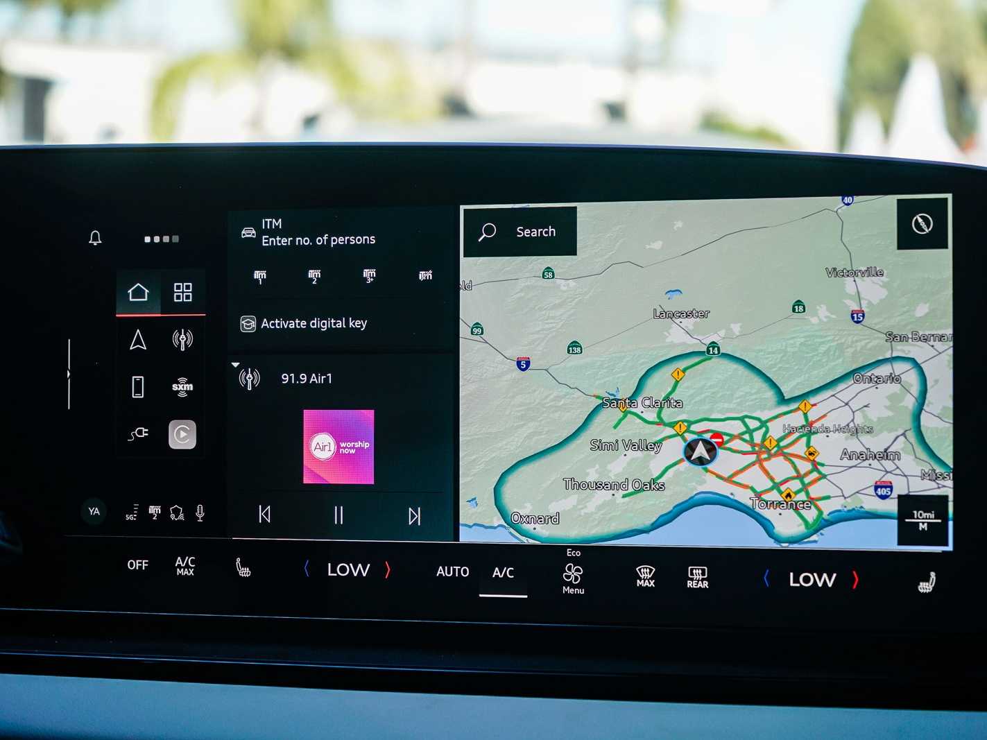 Thumbnail: 2025 Audi Q6 e-tron - 13