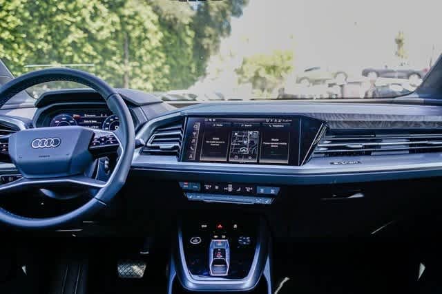 Thumbnail: 2026 Audi Q4 e-tron - 13