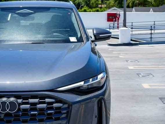 Thumbnail: 2025 Audi Q5 - 7
