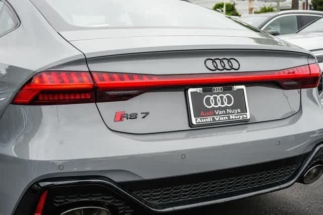 Thumbnail: 2025 Audi RS 7 - 12