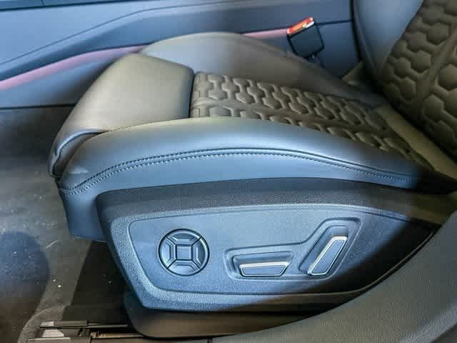 Thumbnail: 2025 Audi RS 7 - 21