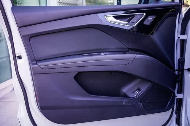 Thumbnail: 2025 Audi Q4 e-tron - 19