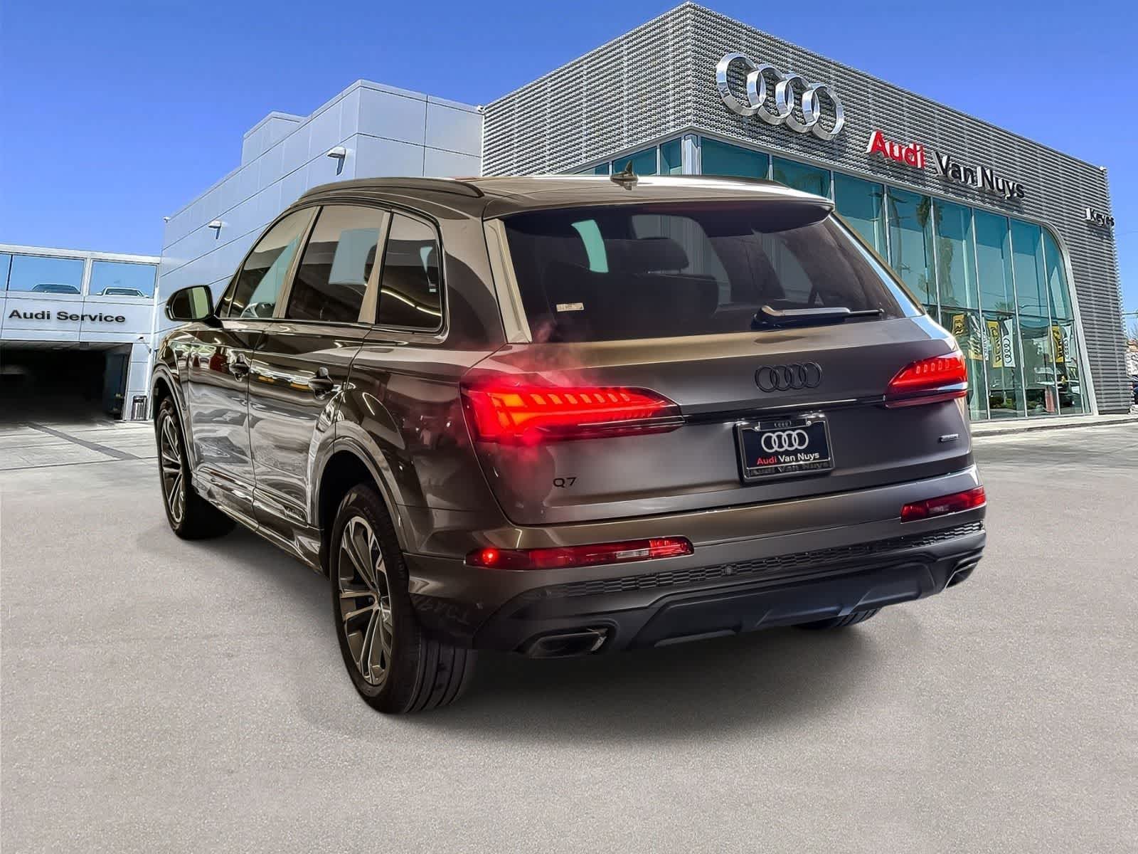 Thumbnail: 2026 Audi Q7 - 6