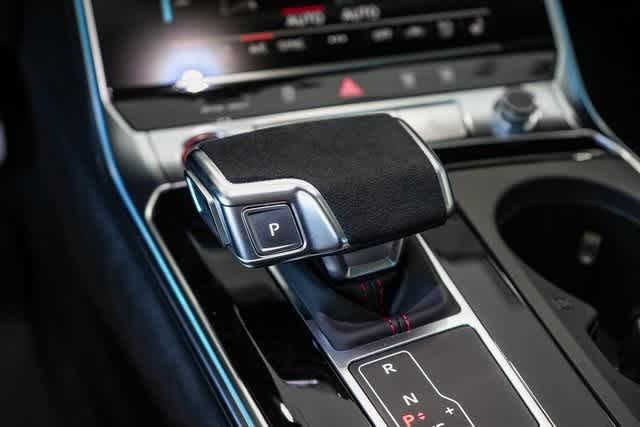 Thumbnail: 2025 Audi RS 6 - 27
