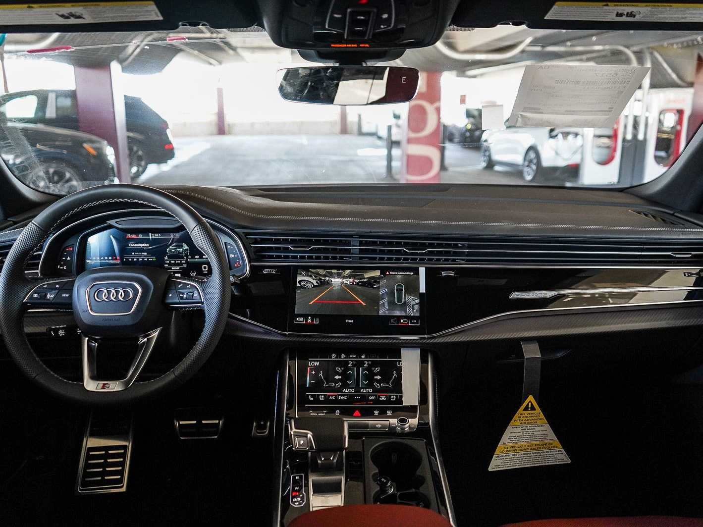 Thumbnail: 2026 Audi SQ8 - 12