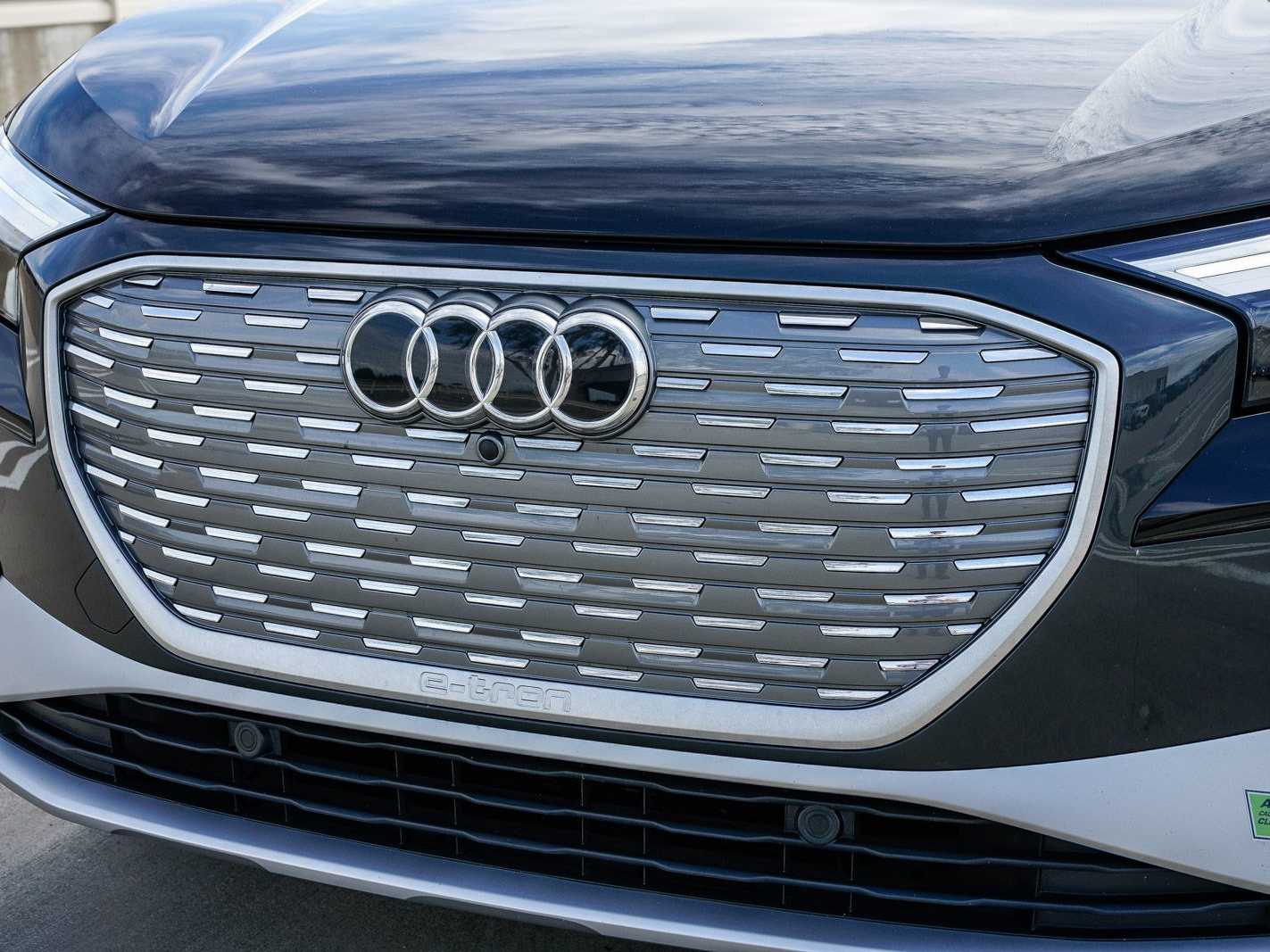 Thumbnail: 2023 Audi Q4 e-tron - 8