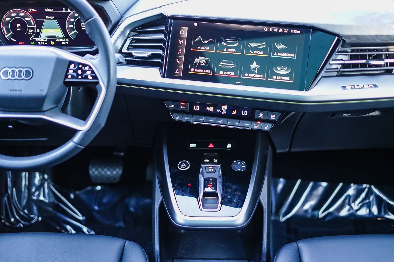 Thumbnail: 2024 Audi Q4 e-tron - 14