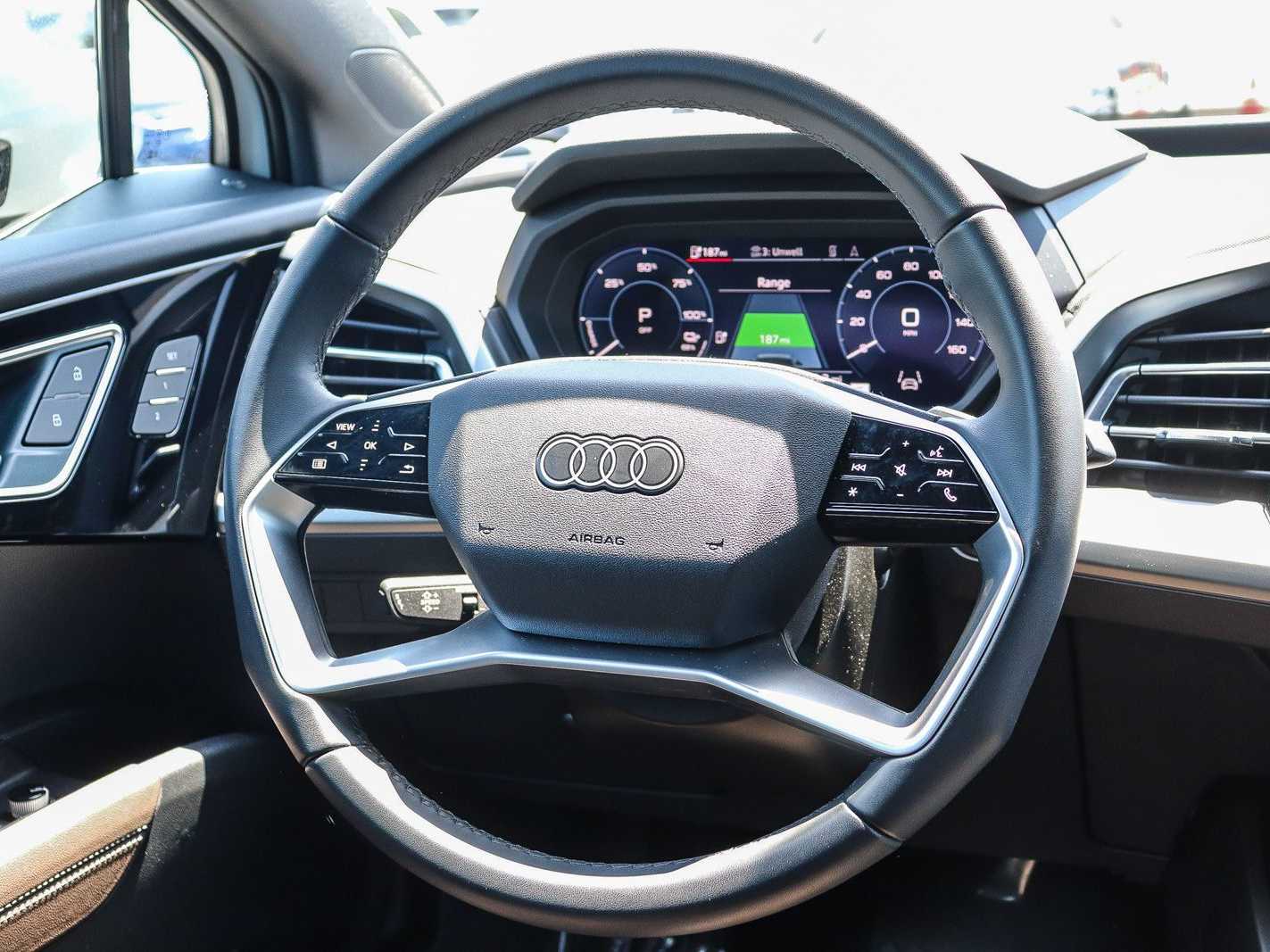Thumbnail: 2025 Audi Q4 e-tron - 15