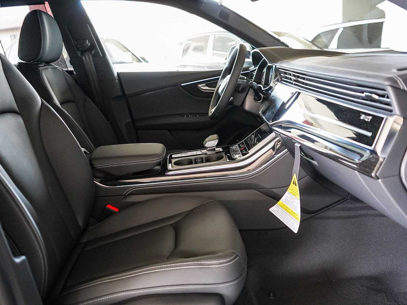 Thumbnail: 2026 Audi Q8 - 17