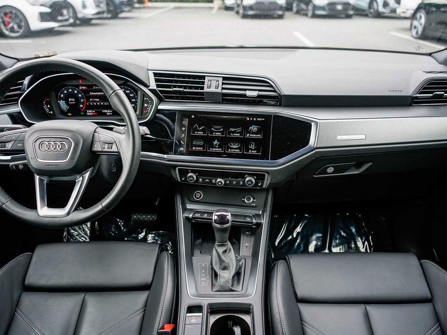Thumbnail: 2025 Audi Q3 - 12