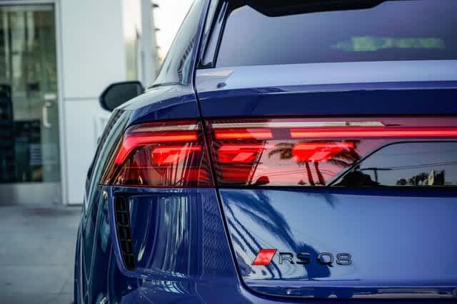 Thumbnail: 2025 Audi RS Q8 - 9