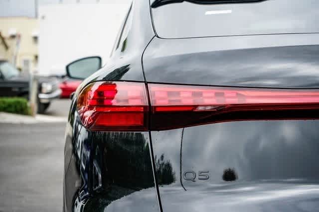 Thumbnail: 2025 Audi Q5 - 9