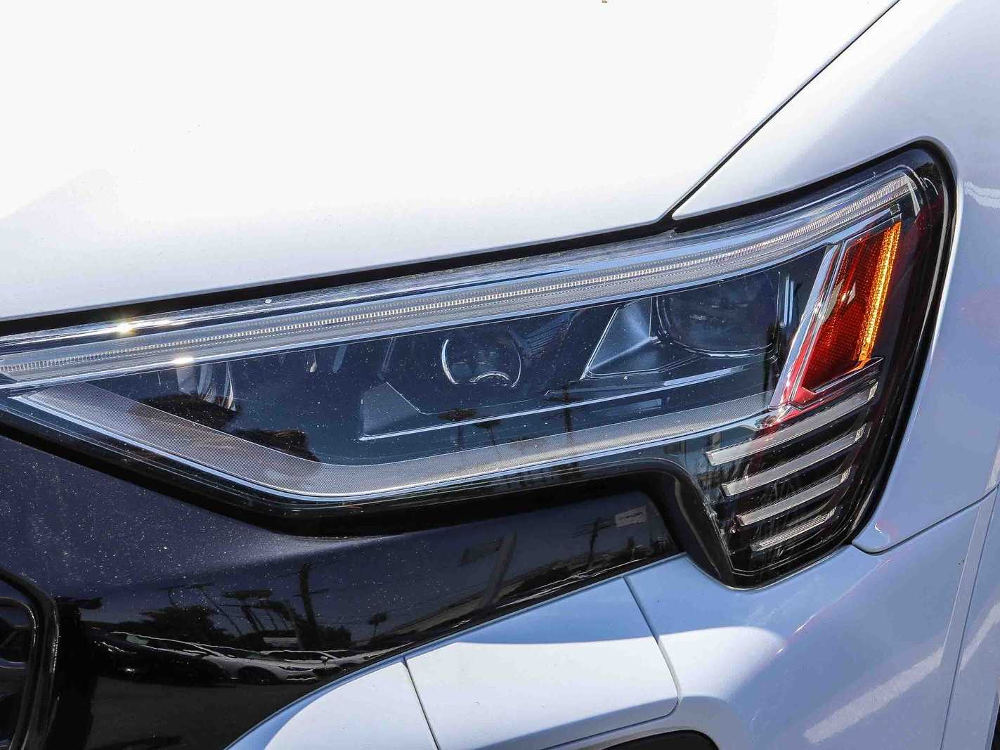 Thumbnail: 2024 Audi Q8 e-tron - 7