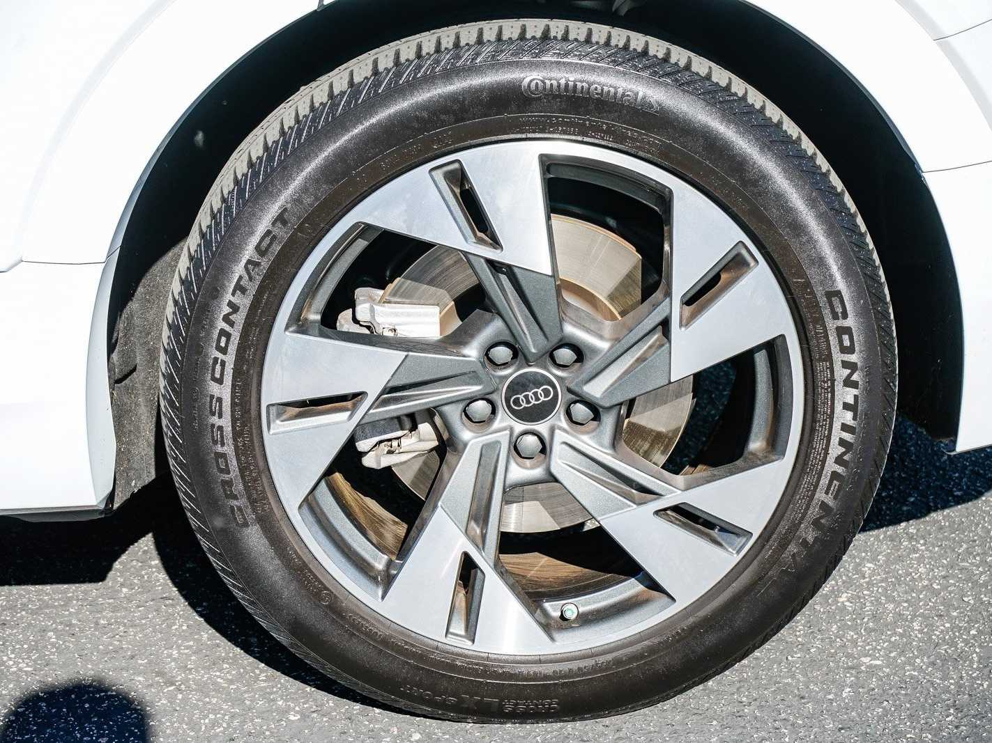 Thumbnail: 2023 Audi e-tron - 10